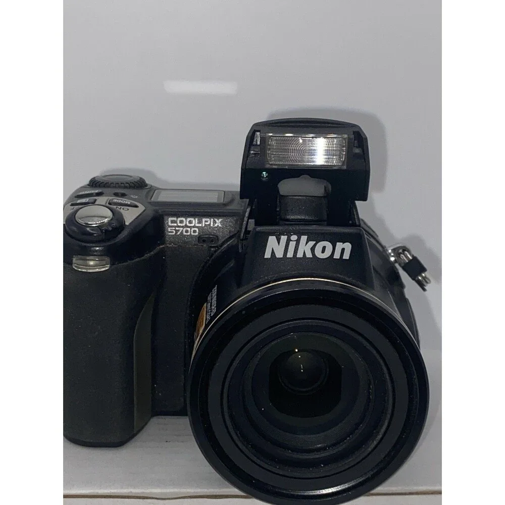Nikon Coolpix 5700 5MP Digital Camera 8x Optical Zoom Nikkor For Parts Repair